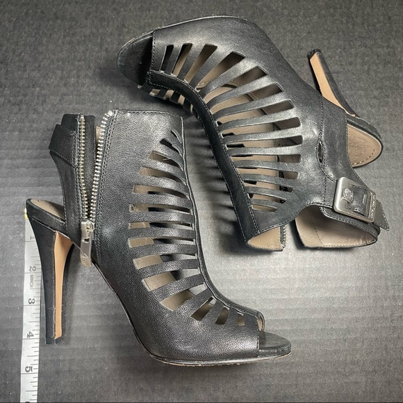 Vince Camuto Open Toe Heeled Gladiator Buckle/Zipper Ankle booties 5.5M Like New - Picture 8 of 14